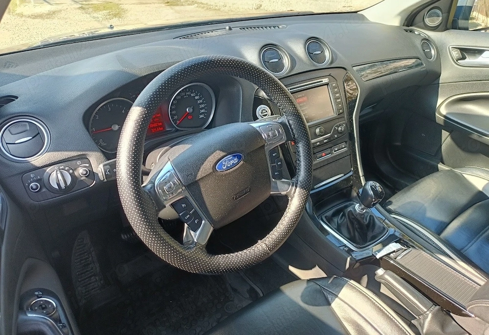 Vand Ford Mondeo break 2.0TDCI   136 cp, Manual 6+1 an 2012
