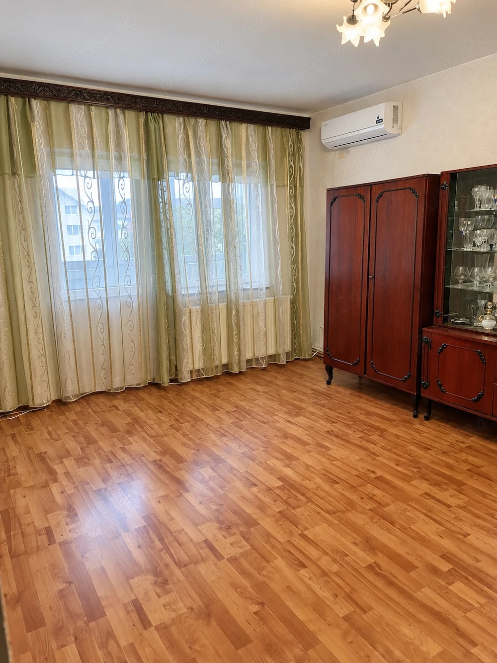 Vând apartament 3 camere decomandat, Ultracentral, Târgu Jiu