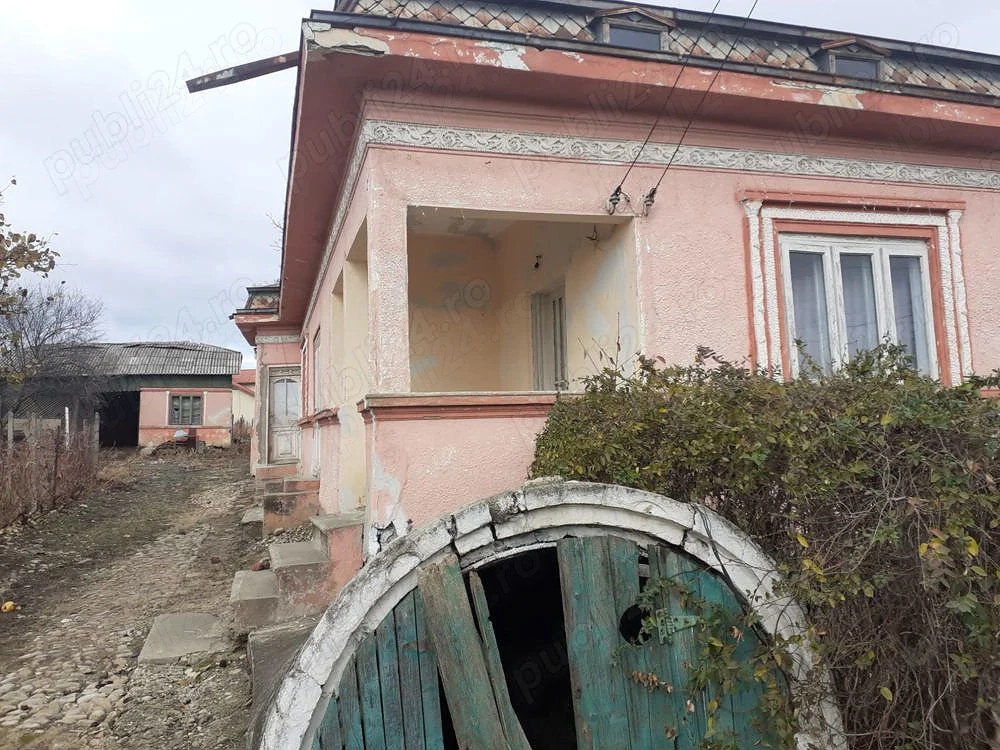Casa de vanzare + teren intravilan