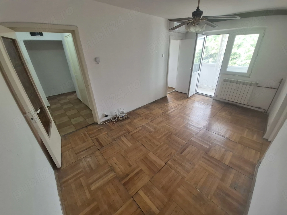 Apartament cu 3 camere de vanzare - Calea Sagului 