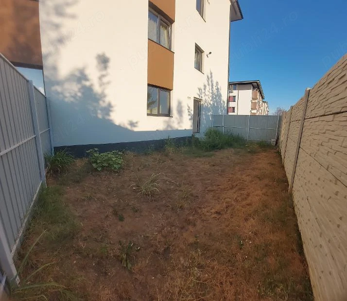 Apartament decomandat cu bucatarie inchisa si curte proprie-40 mp