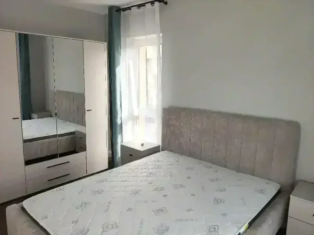 Prima închiriere ,Pf. închiriez apartament cu două camere