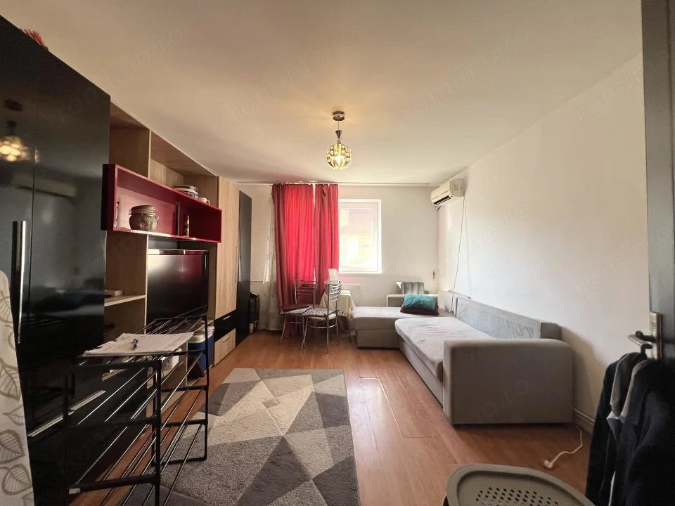 Garsoniera, mobilata si utilata, 20 mp utili, etaj 4 - zona Blascovici