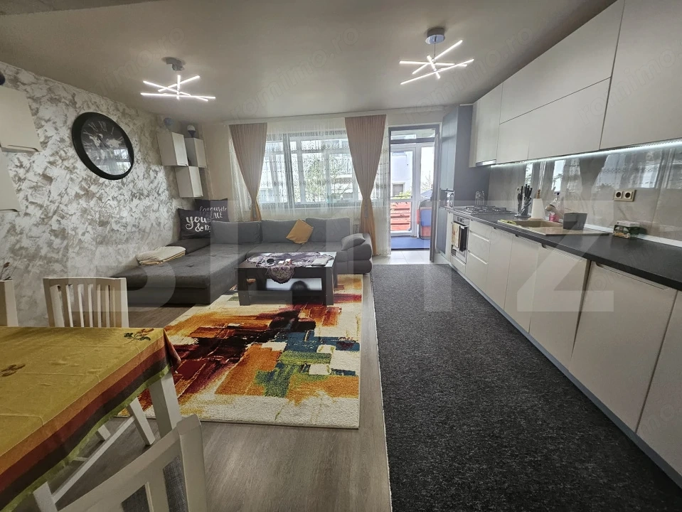 Apartament cu gradina propriesi foisor, parcare, zona Stejarului