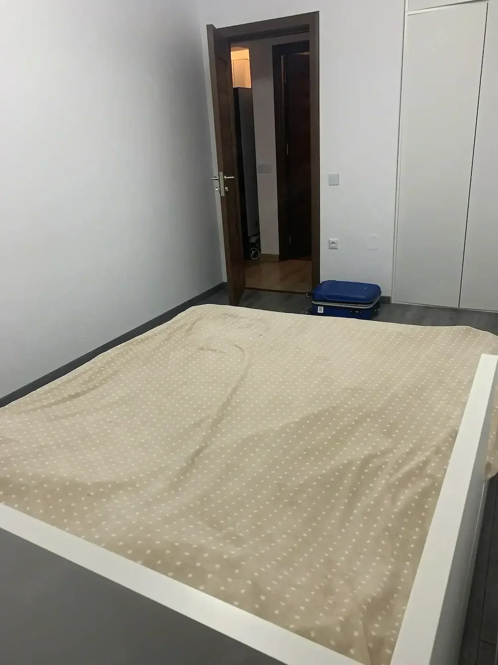Inchiriez apartament