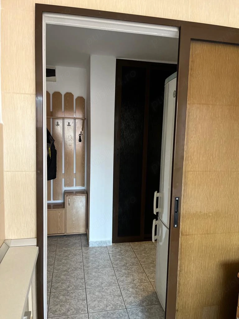Proprietar vând apartament 2 camere decomandat, situat în Micro 17.