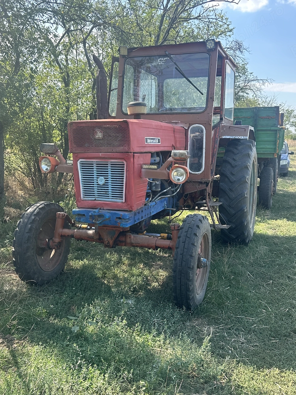 Vând tractor utb 