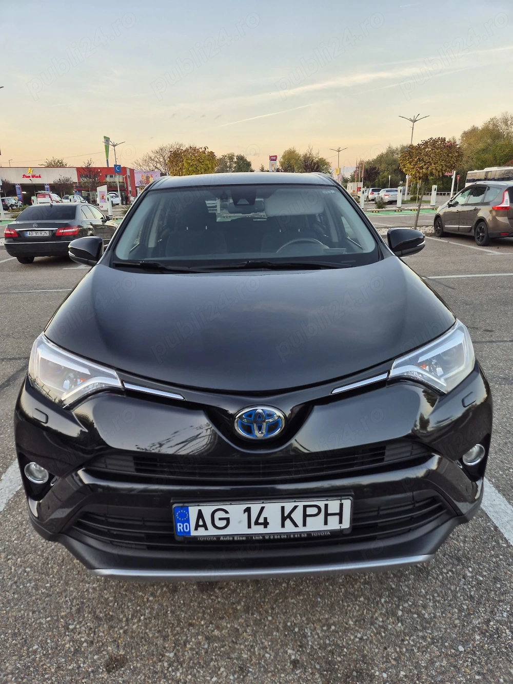 Vând Toyota RAV4 IV 2.5 Hybrid, 2018, 64000km