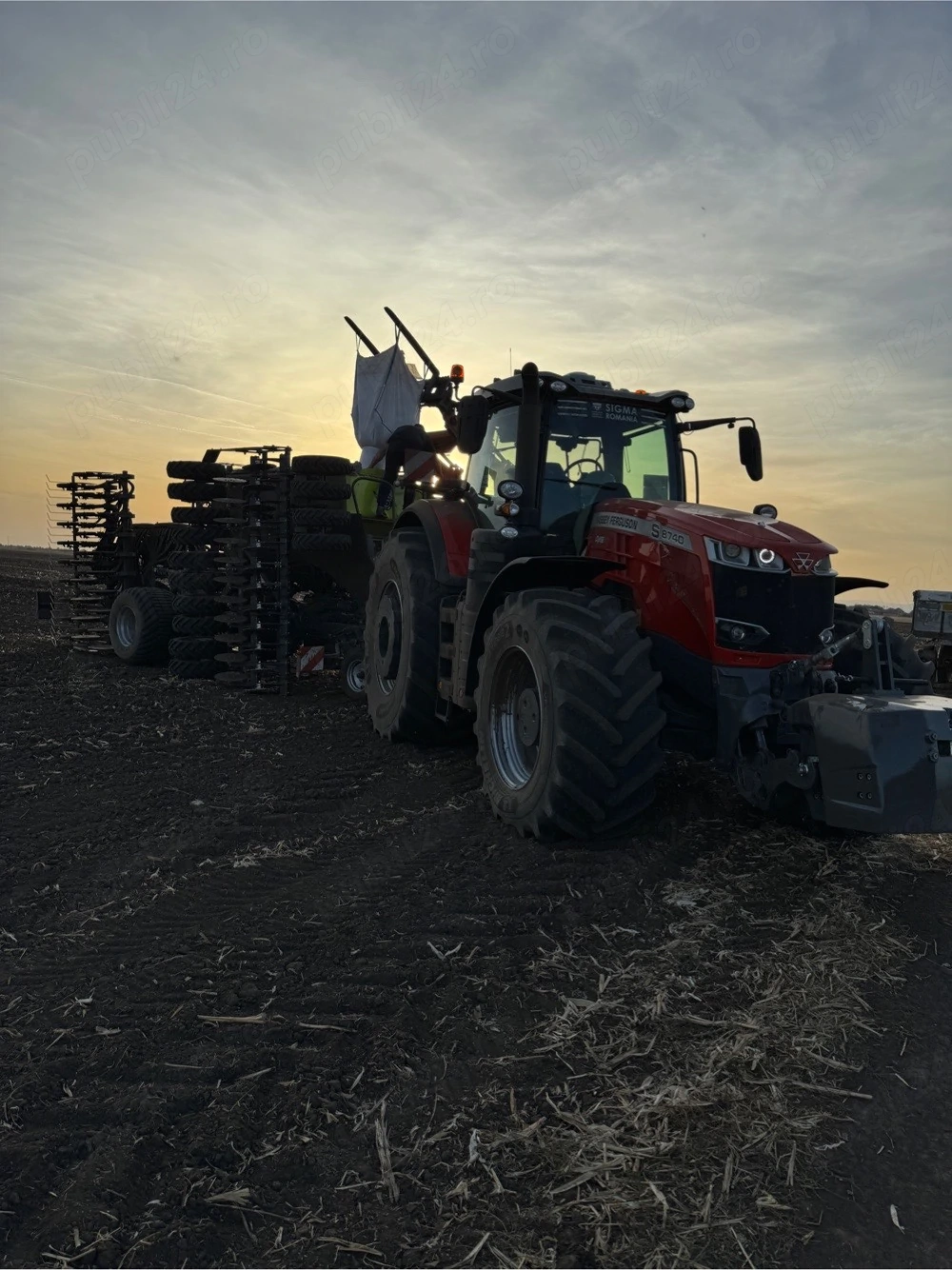 Angajam operator tractor combina
