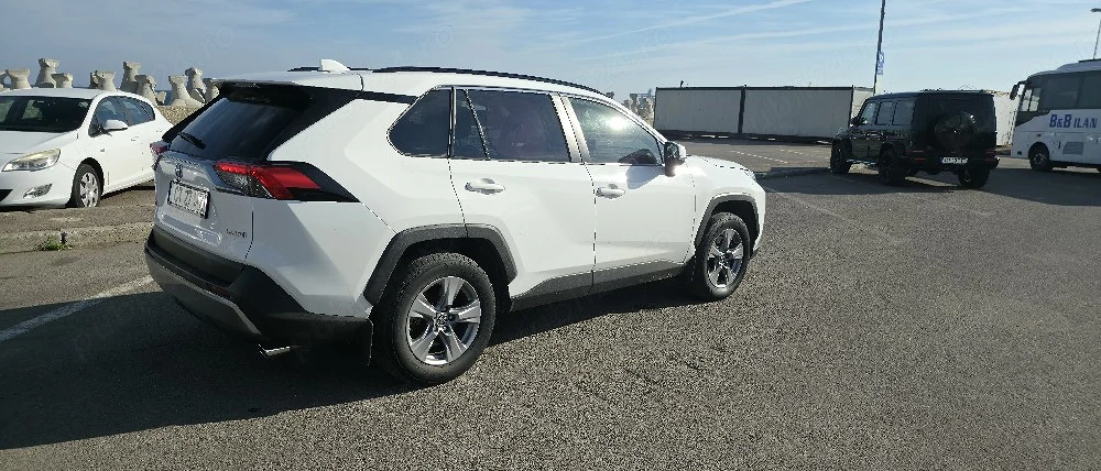 Vând Toyota RAV 4 Dynamic 