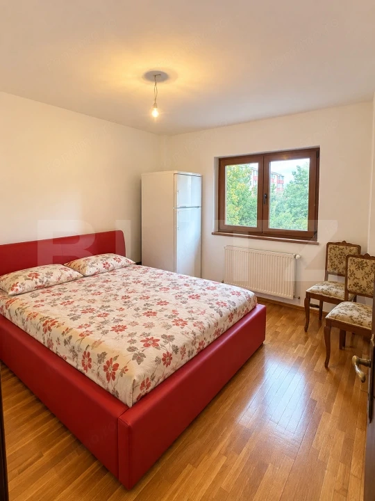 Apartament 4 camere, etaj 1 de vanzare