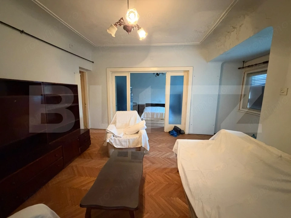 Apartament de vânzare – 4 camere + mansardă, 141 mp, Central 