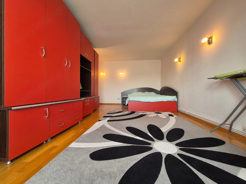 Apartament 3 camere-zona Liliacului