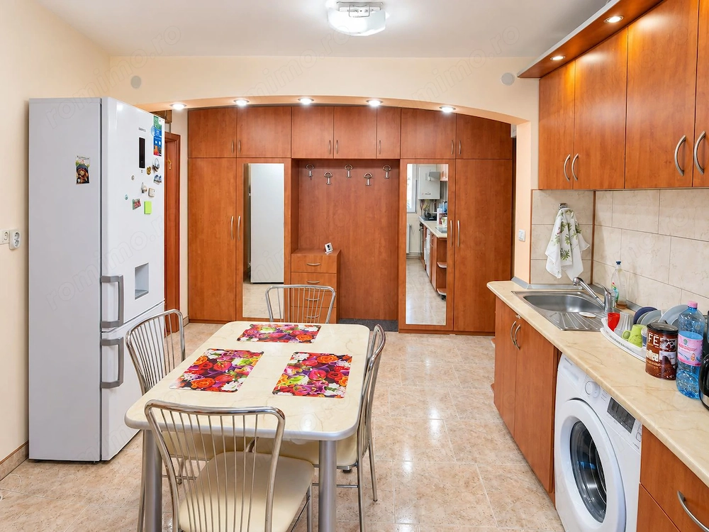 Apartament 2 camere Boul Rosu