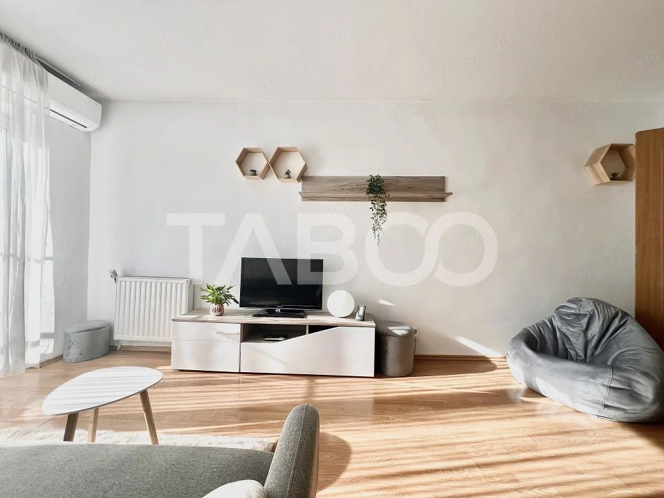 Apartament cu 3 camere de vanzare izolat cu boxa in Gheorgheni