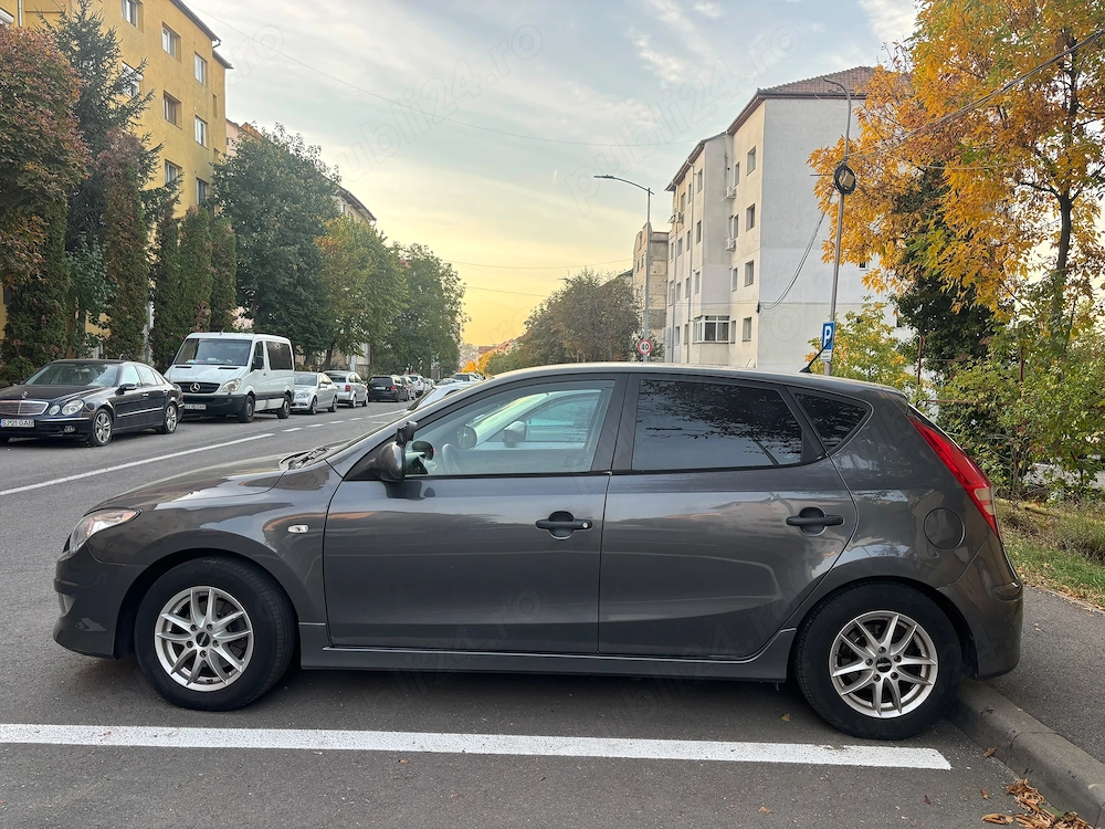Hyundai i30 1.6 CRDi | 116 CP | 2011 | 6 trepte | Diesel - dubla comanda
