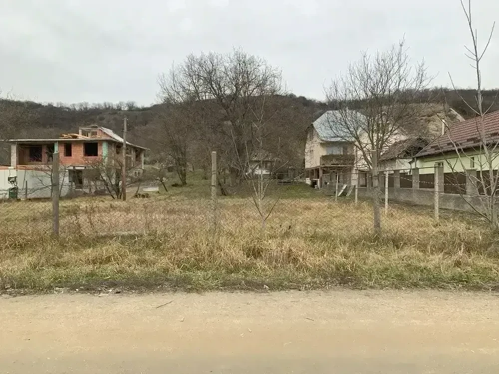casa demolabila de vanzare 