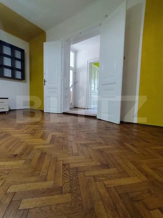Apartament 3 camere, casa interbelica, elemente originale prezente, Balcescu