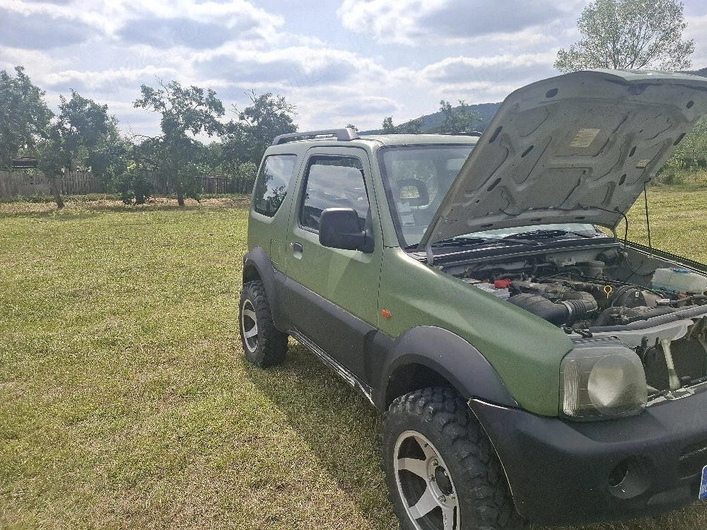 Vând suzuki jimny, an 99 distribuție pe curea 4 4 cu reductor la manetă. 