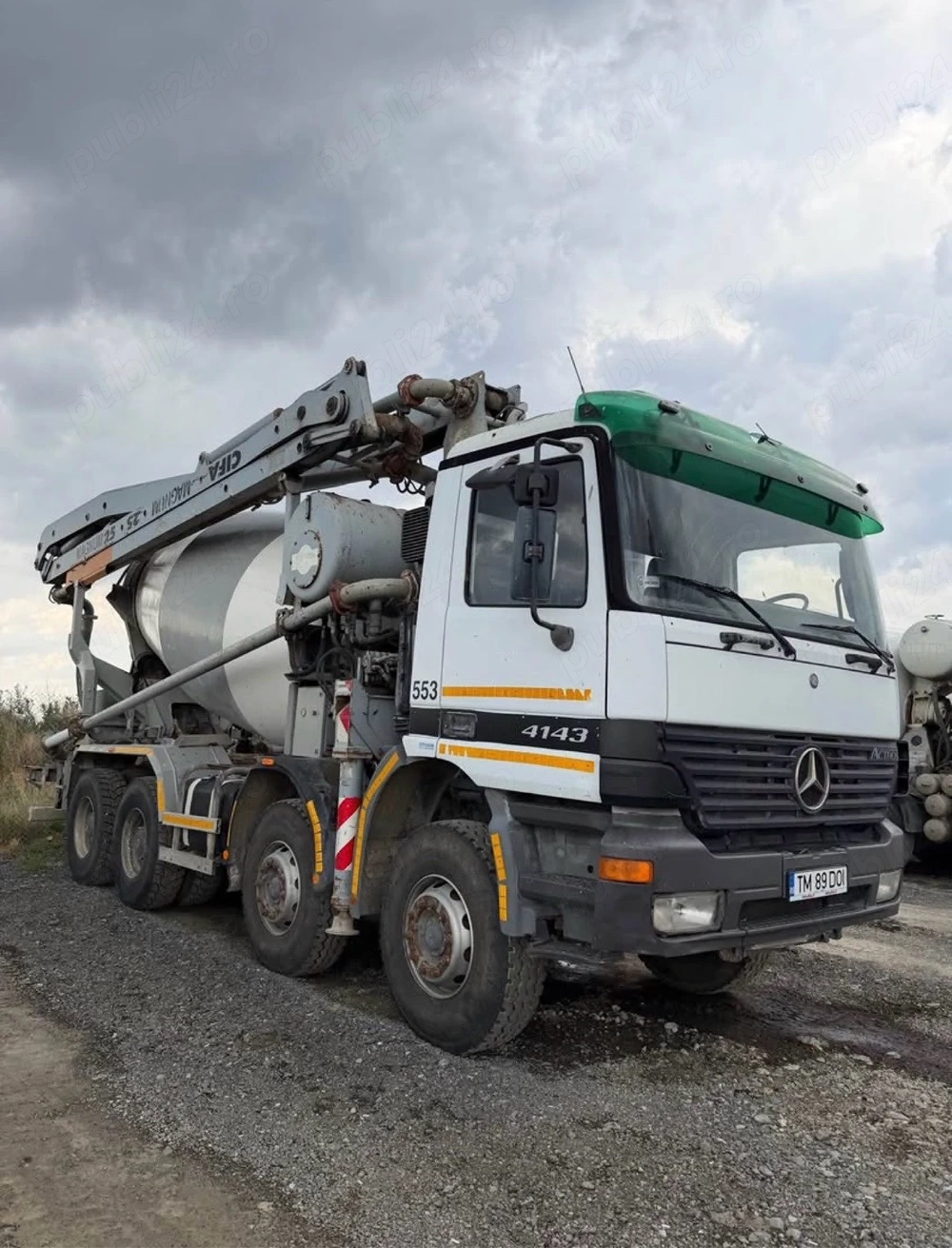 Vând pompa de beton Mercedes Actros 4142