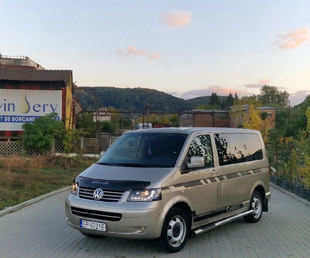 vw t5 2.5 tdi 131 cp 8 locuri an  2009