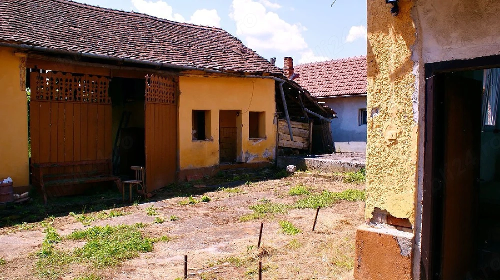 vând casă in Cil jud Arad 