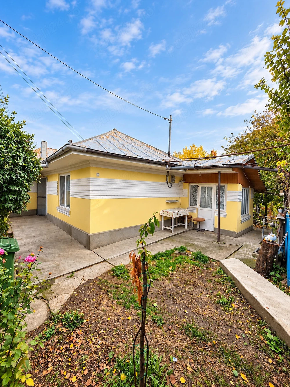 Proprietar vând casă locuibilă, teren 599 mp, Huși   str. Albița