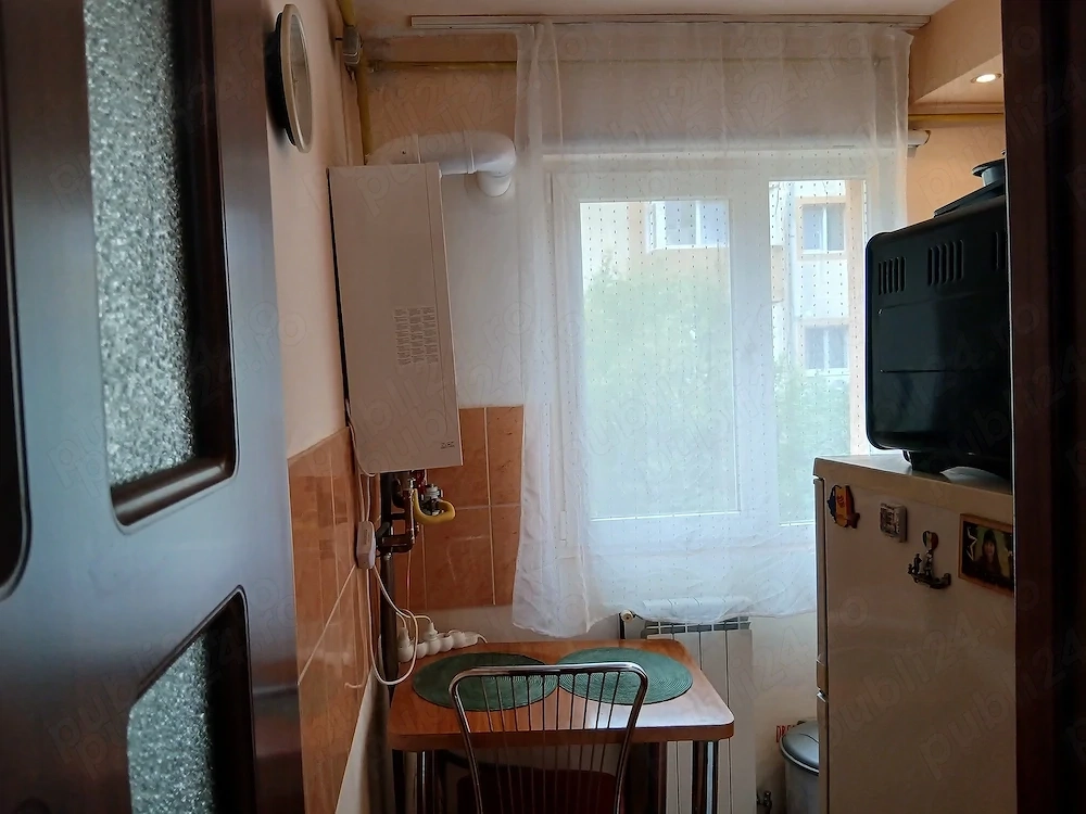 Apartament cu 1 camera decomandat la etajul 3 zona Girocului