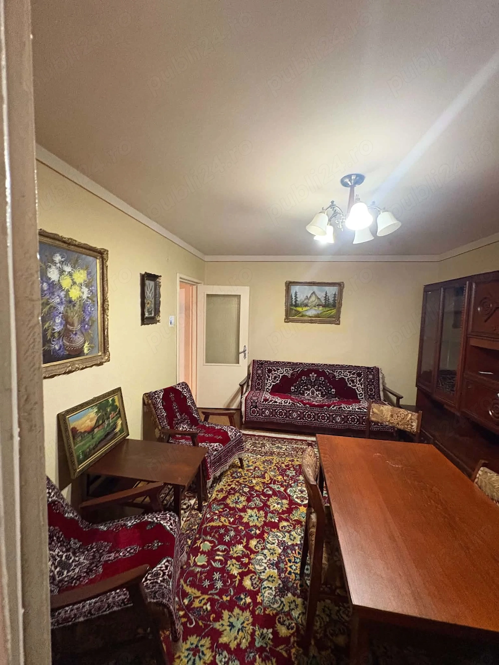 Apartament de 3 camere zona CODRUL COSMINULUI,
