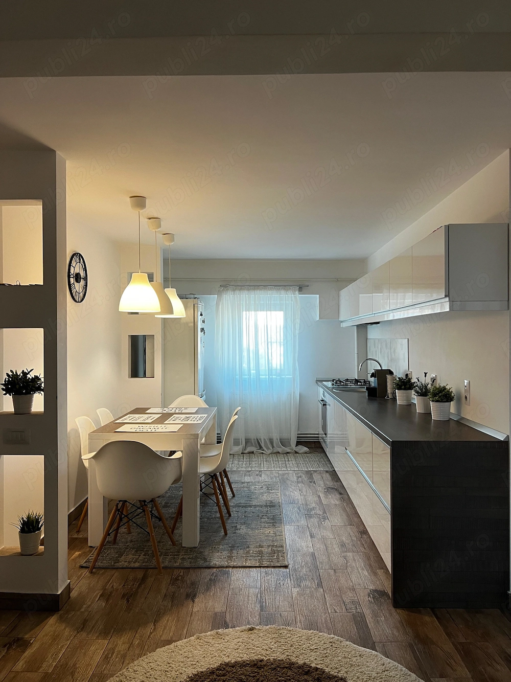 Apartament 3 camere decomandat Obcini, zona excelenta, la cheie