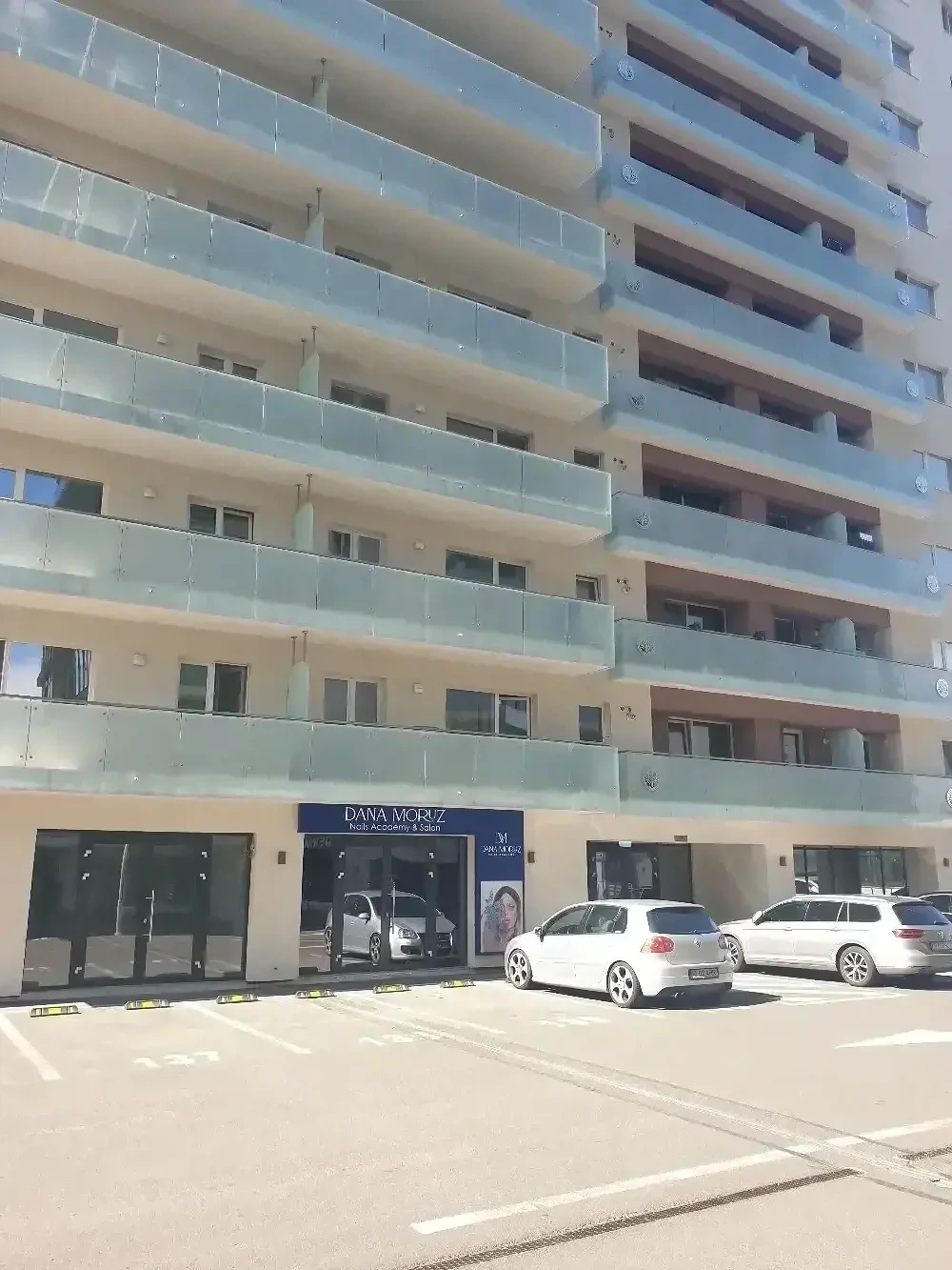 închiriez loc de parcare in complexul Grand Conest din IAȘI 