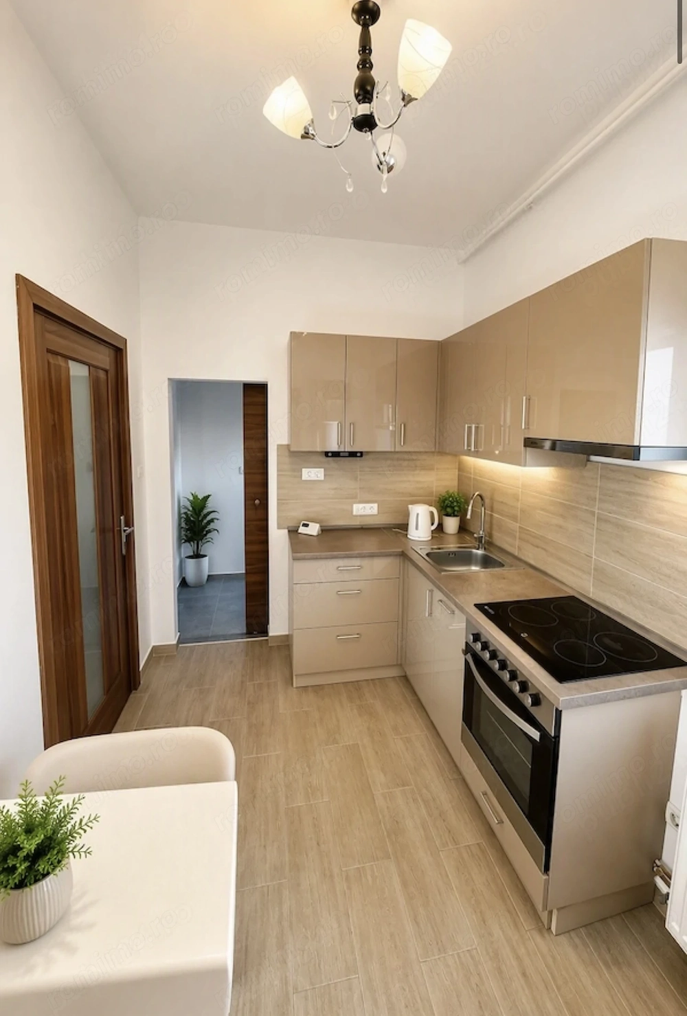 Apartament 3 Camere Decomandat Ultracentral 2 Locuri De Parcare Etajul 1 Zona Punctele Cardinale 