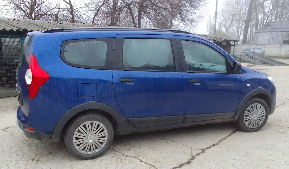 Dacia Lodgy Stepway, Albastru metalizat, 1.3 benzina, Euro 6, unic utilizator, doar 19.350 km