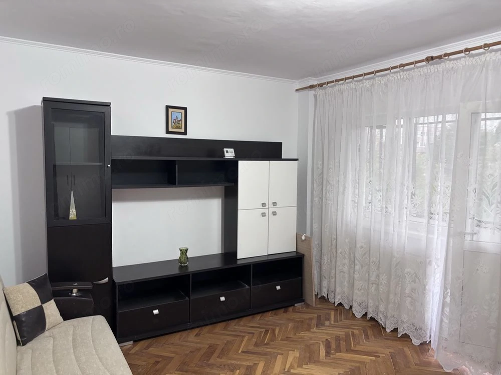 Inchiriez apartament 3 camere