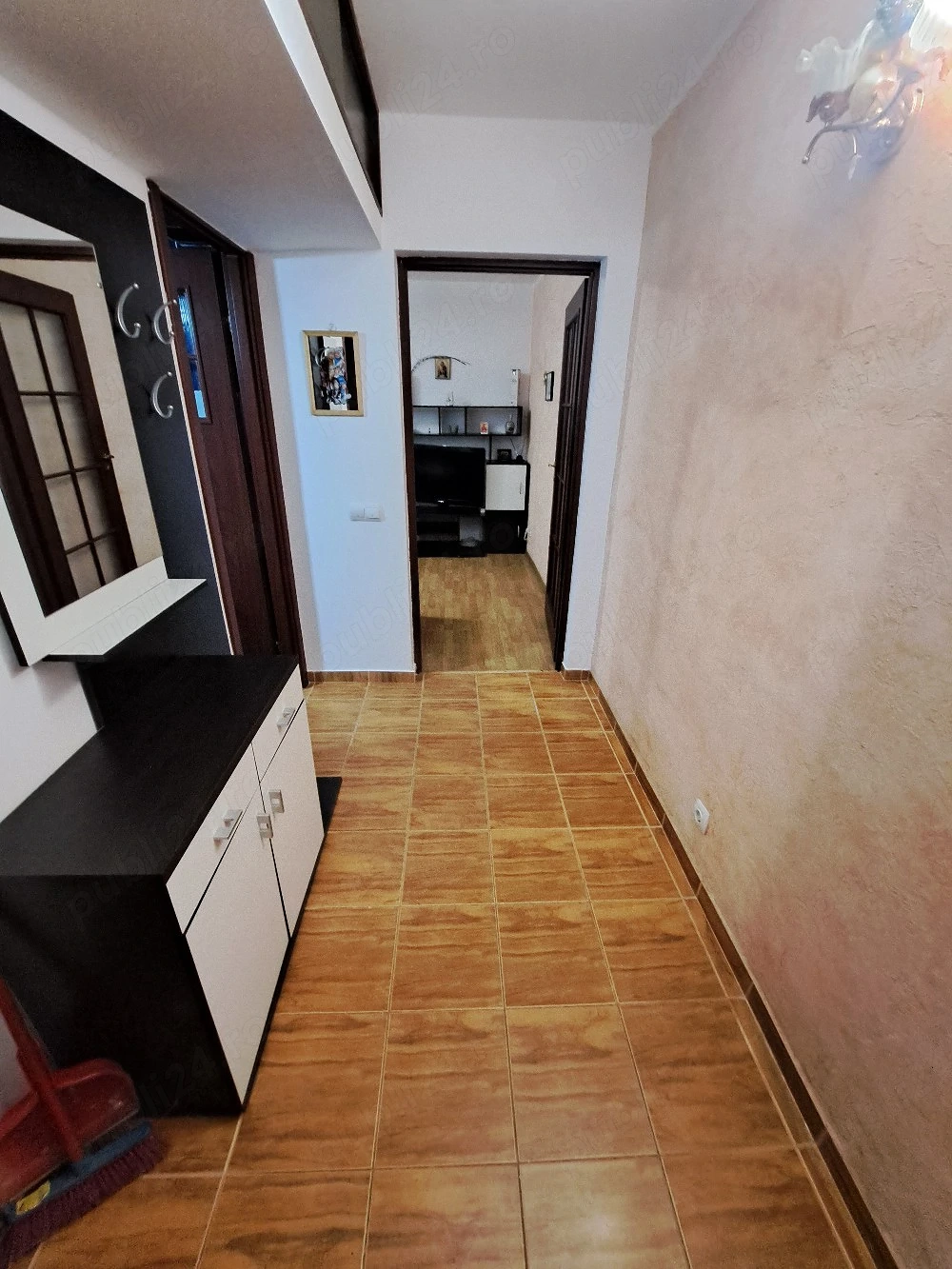 Inchiriez apartament la parter in suceava