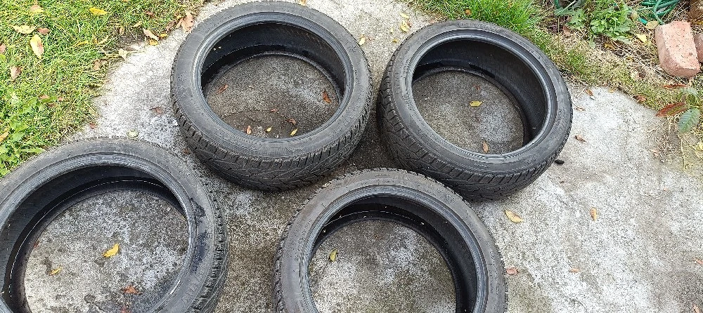 Anvelope de Iarnă 215/45 R17
