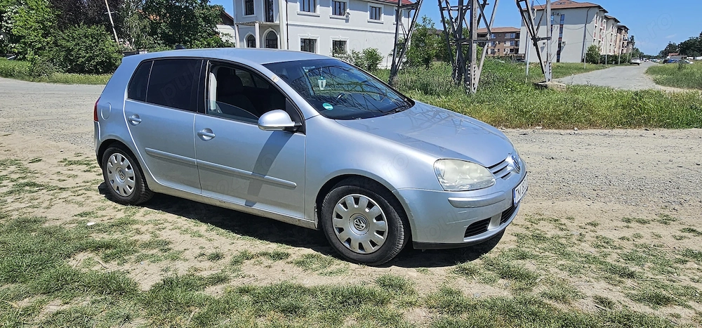 Masina Golf 5 de vânzare 