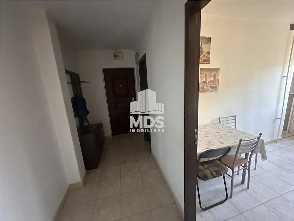 Decomandat la etaj 2, 42 mp, mobilat si utilat