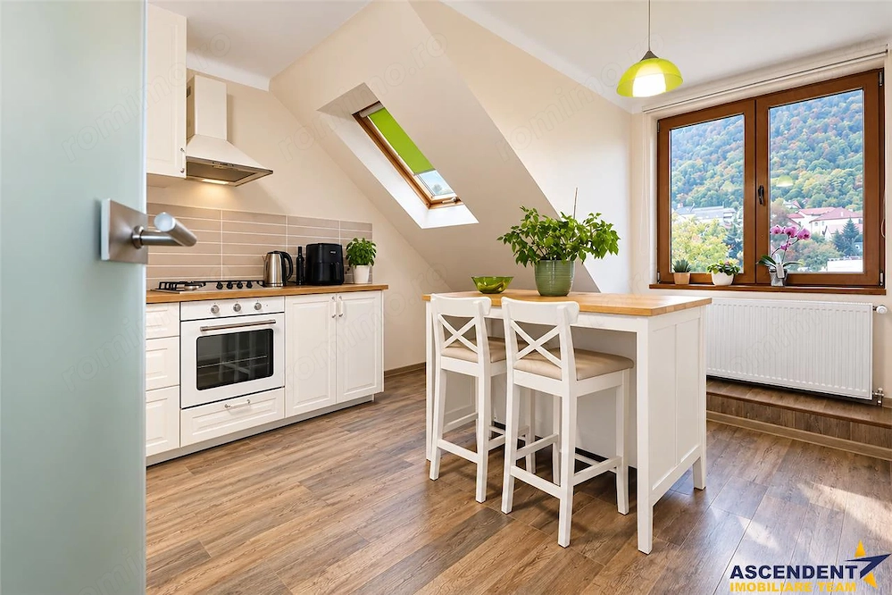 Apartament cu panorama de exceptie asupra Brasovului si Tampei, 3 camere, parcare, Centrul Istoric