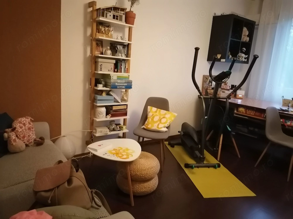 Închiriez apartament cu centrala in Complexul Studentesc