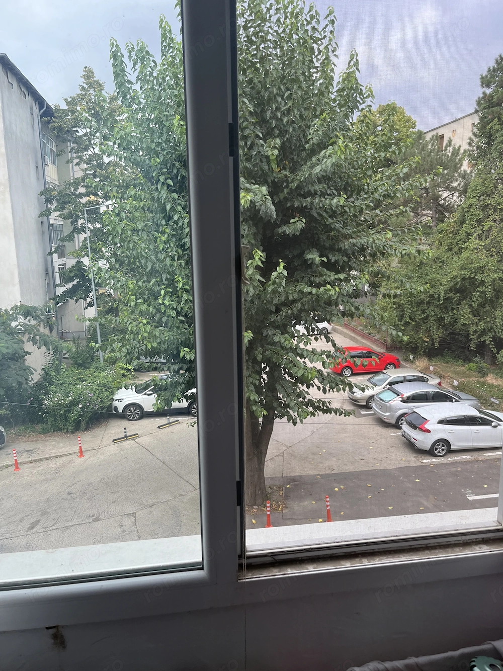 De vânzare apartament 2 camere etaj 2