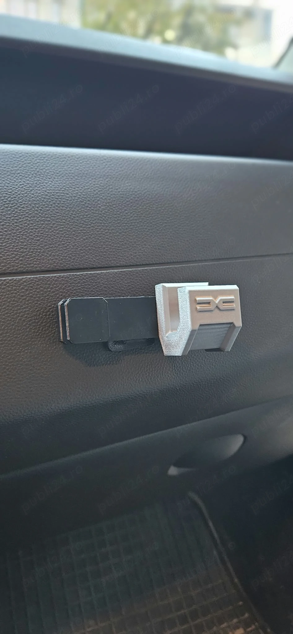 Accesorii Dacia YouClip suport pahar carlig Duster 3 Bigster Carbon ASA