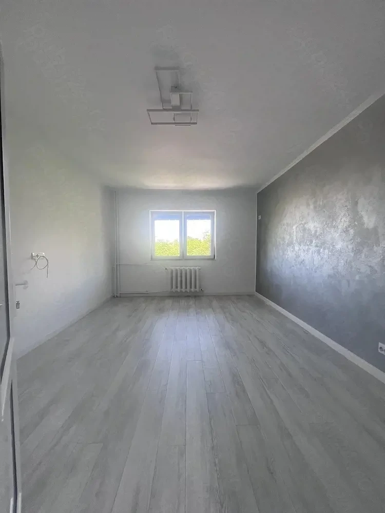 Garsoniera de vanzare zona CET, etaj 3, RENOVATA