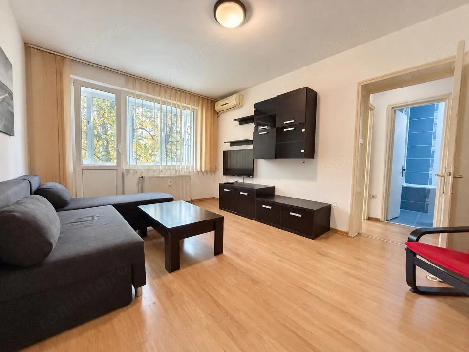 Apartament 2 camere 52 mp cu balcon, semidecomandat | Pajura