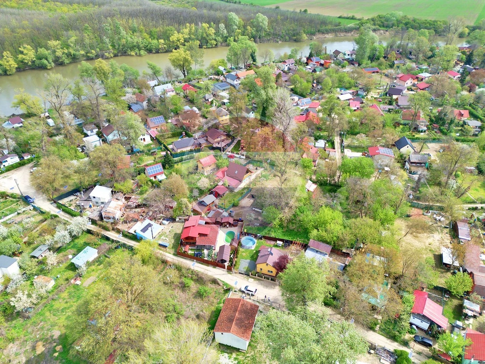 Casă cu 3 camere de vânzare în zona 3 Insule, Arad