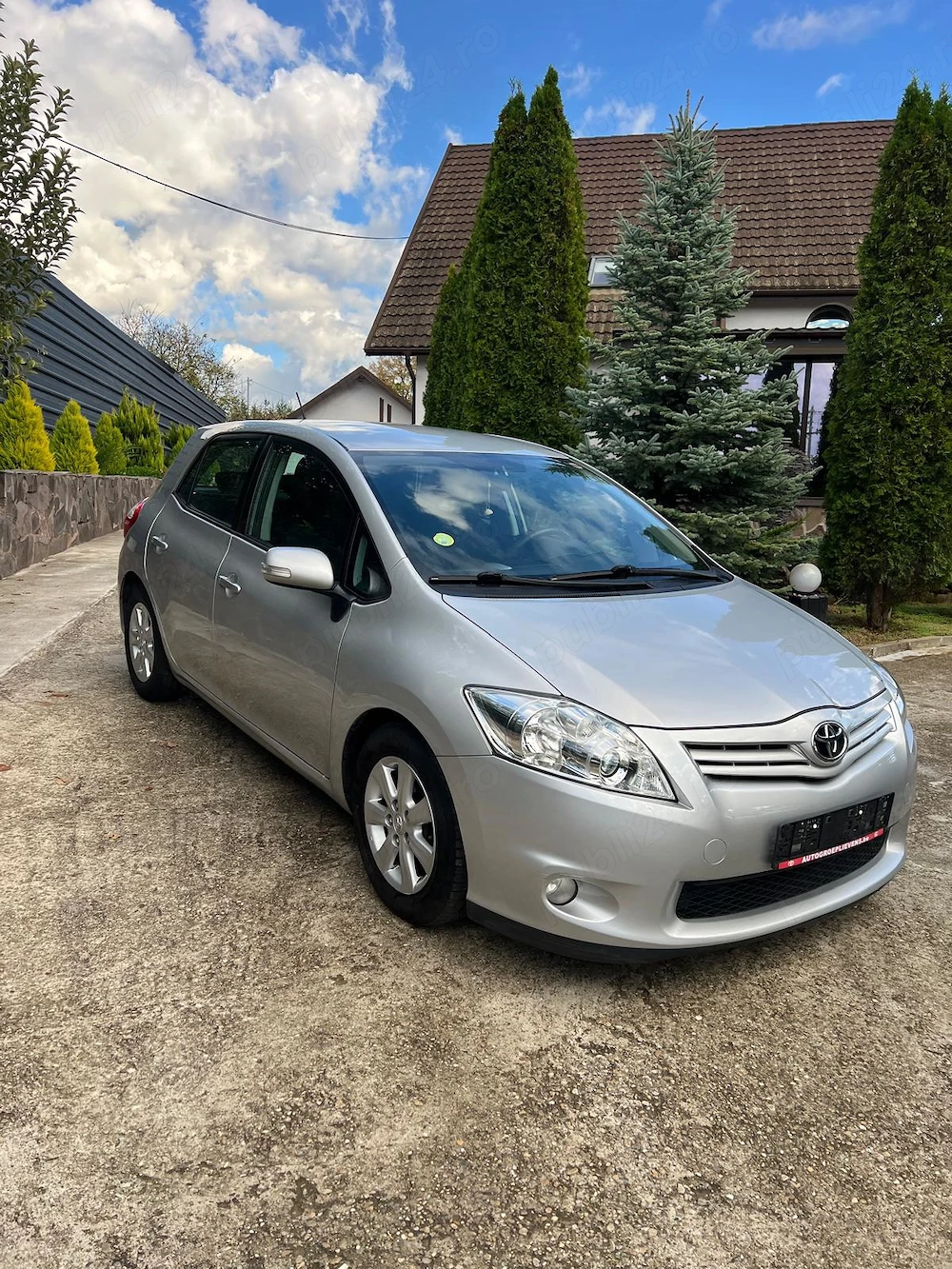Toyota AURIS 2013 1,4D4d -Euro5,6+1 viteze,Consum 4l 100km, Dubluclimatronic, Navigatie Mare, 