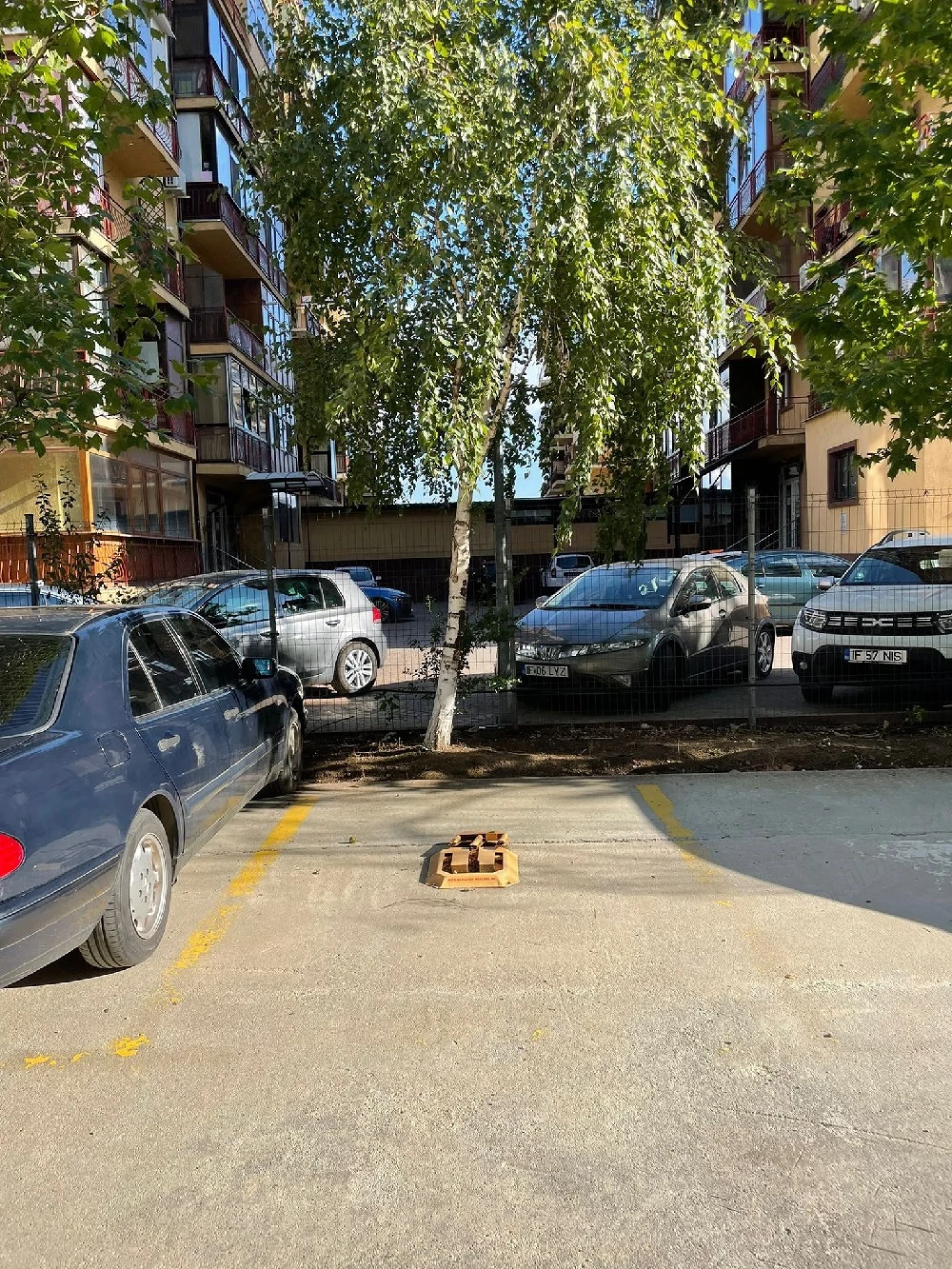 Inchiriez loc parcare Militari Residence