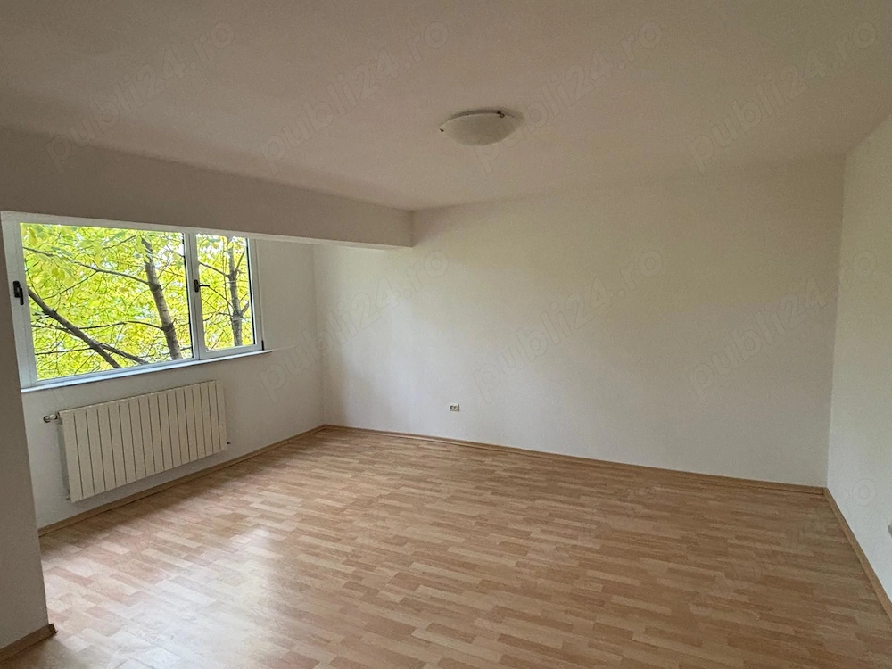 Vând apartament cu 3 camere, etaj 2, zona Kaufland