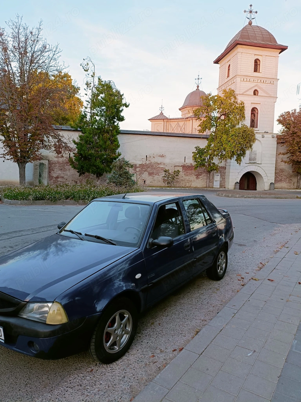 Vând Dacia Solenza 