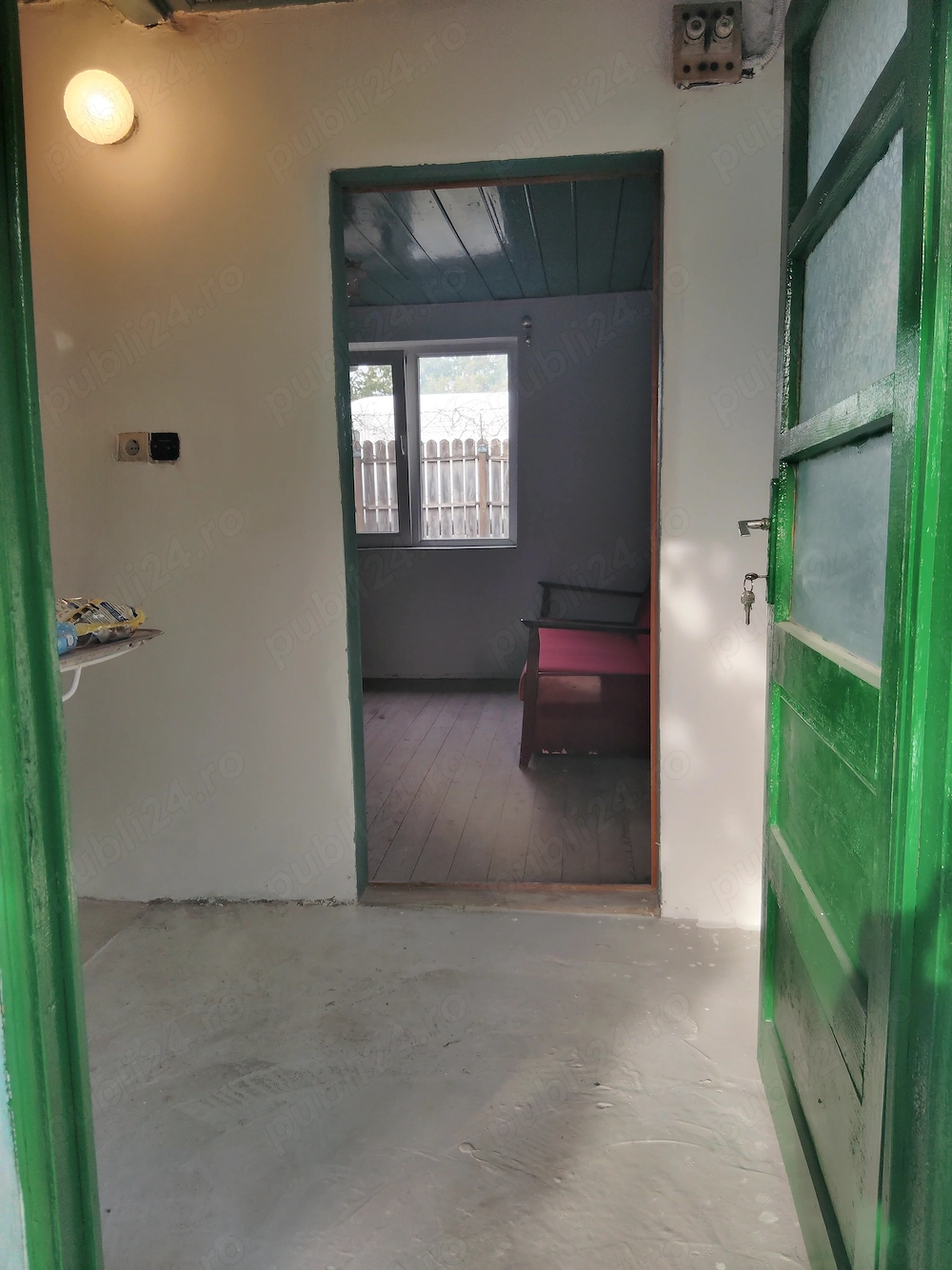 Chirie casa cu teren 5 camere, 1 baie, o bucatarie